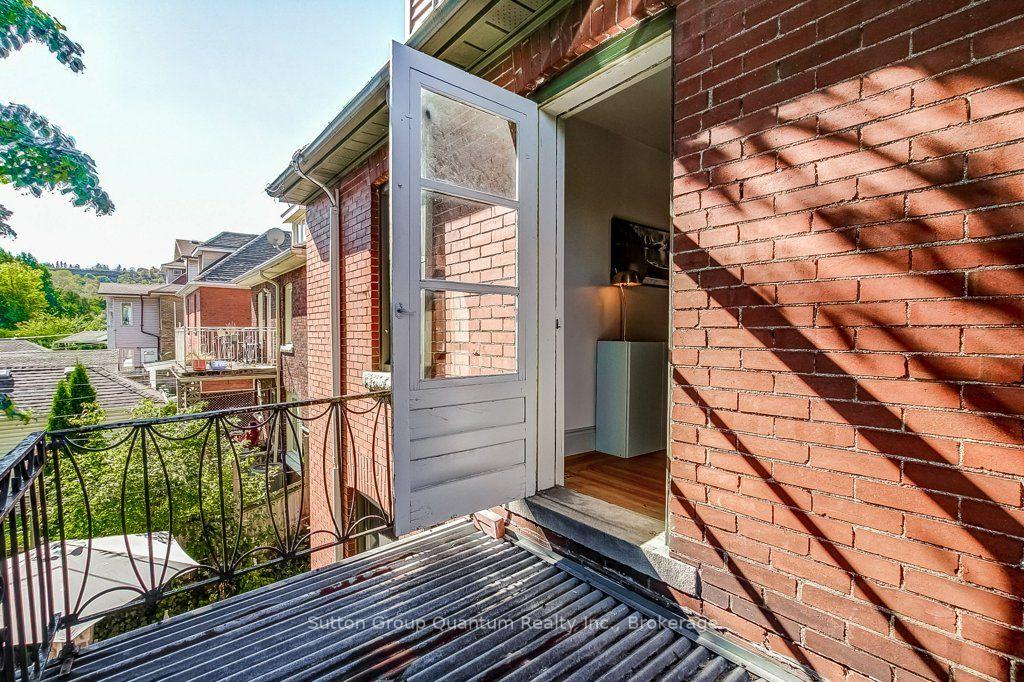 Photo 28 of 43 Rosslyn Avenue S, Hamilton, Delta — HOMEH
