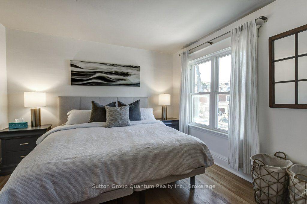 Photo 29 of 43 Rosslyn Avenue S, Hamilton, Delta — HOMEH