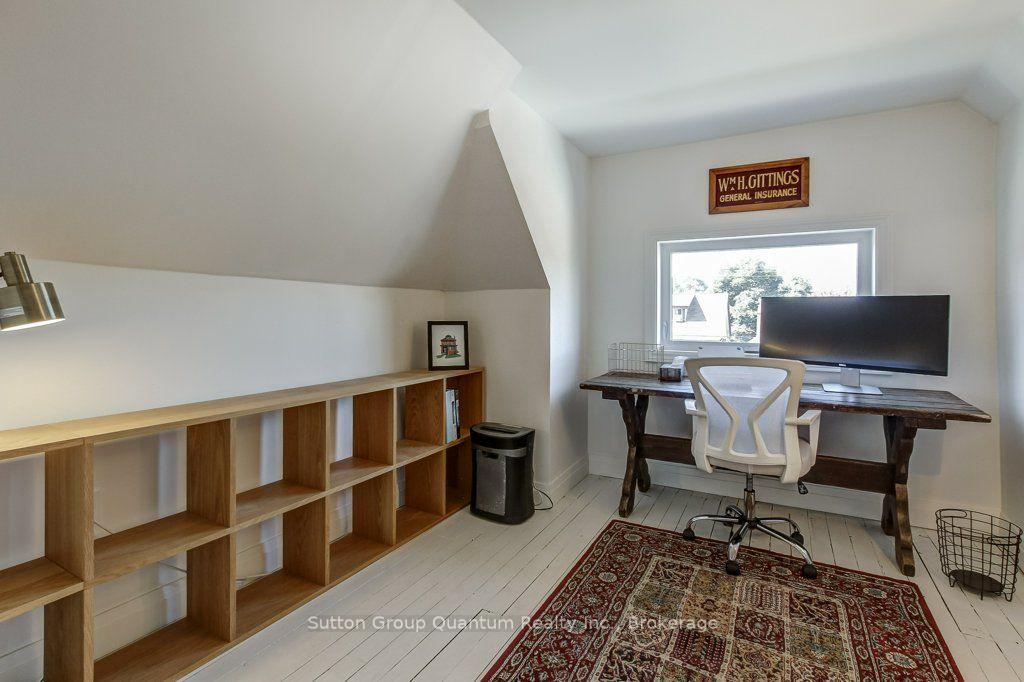 Photo 39 of 43 Rosslyn Avenue S, Hamilton, Delta — HOMEH