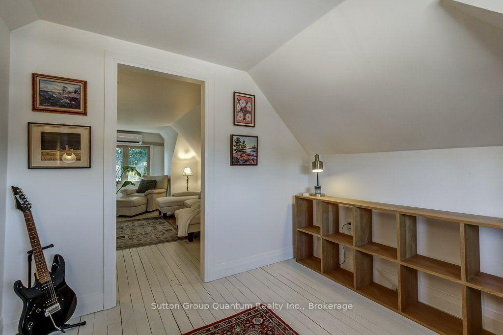 Photo 41 of 43 Rosslyn Avenue S, Hamilton, Delta — HOMEH