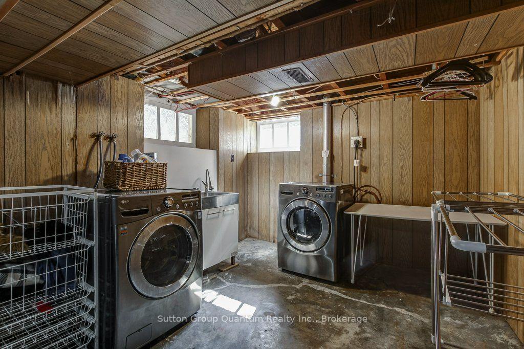 Photo 43 of 43 Rosslyn Avenue S, Hamilton, Delta — HOMEH