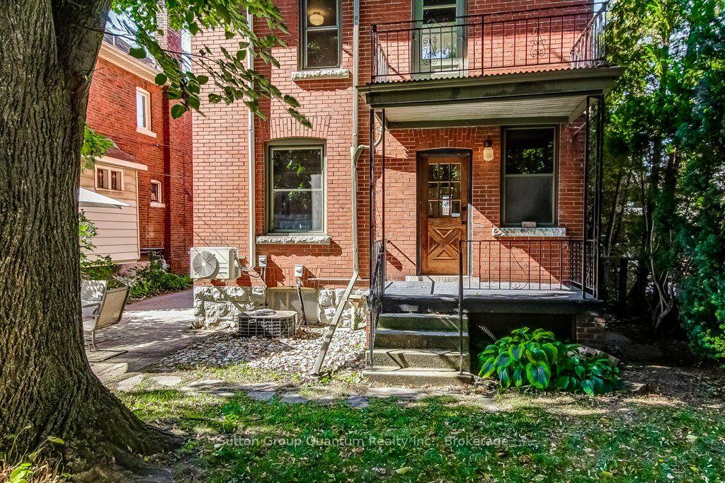 Photo 45 of 43 Rosslyn Avenue S, Hamilton, Delta — HOMEH