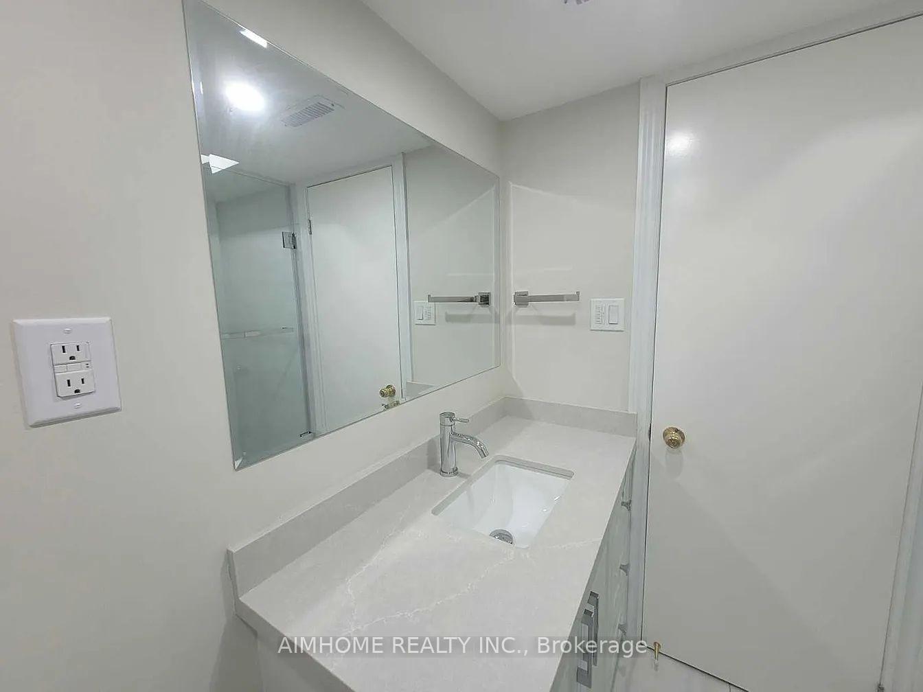 Photo 3 of 39 Candlebrook Crescent, Scarborough, L'Amoreaux — HOMEH