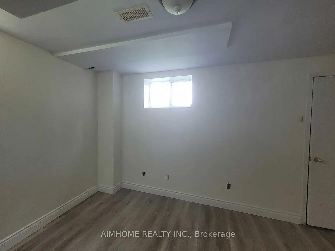 Photo 5 of 39 Candlebrook Crescent, Scarborough, L'Amoreaux — HOMEH