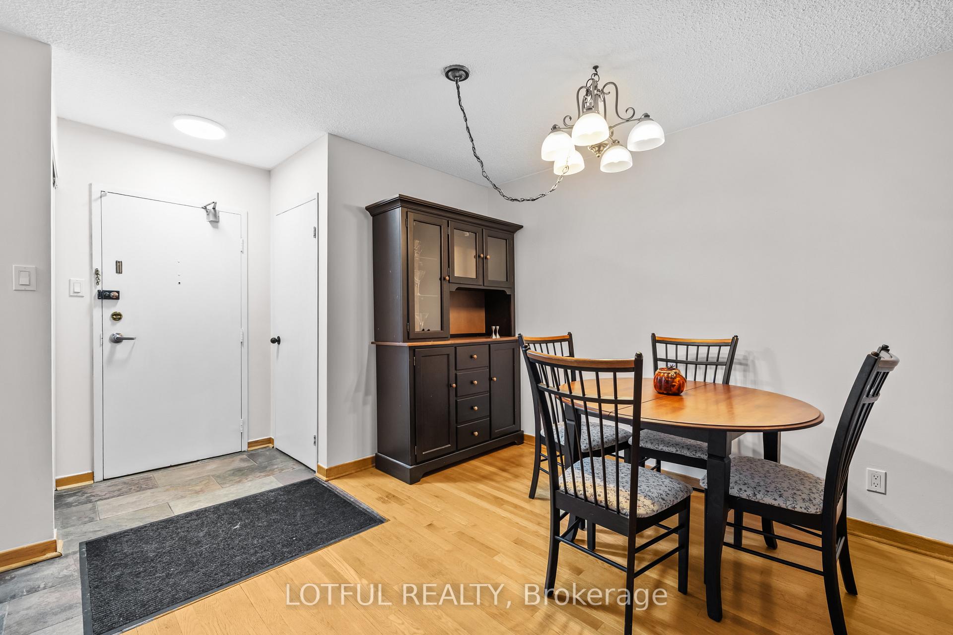 Photo 4 of Unit 104, 555 Brittany Drive, Ottawa, Viscount Alexander Park — HOMEH