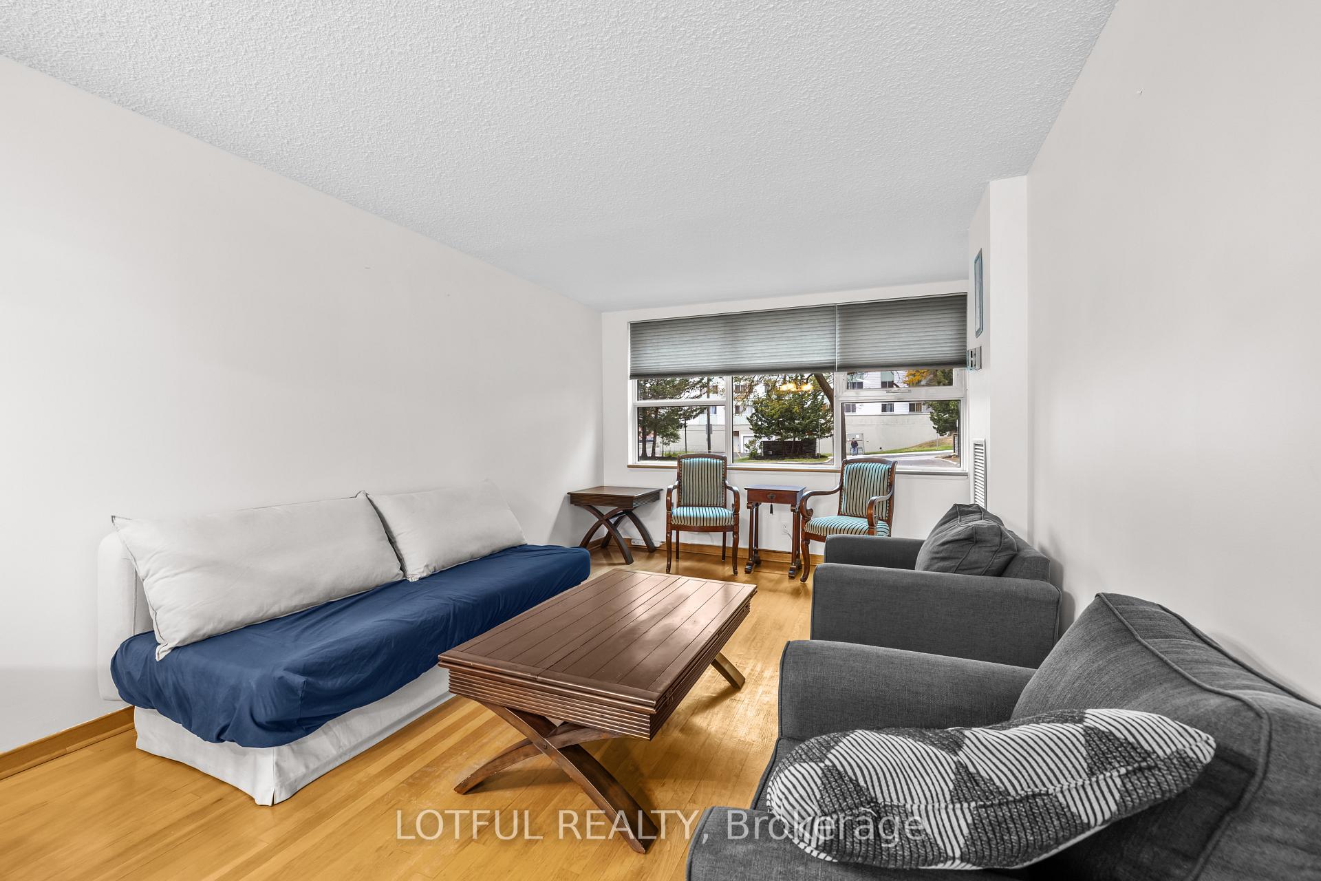 Photo 10 of Unit 104, 555 Brittany Drive, Ottawa, Viscount Alexander Park — HOMEH