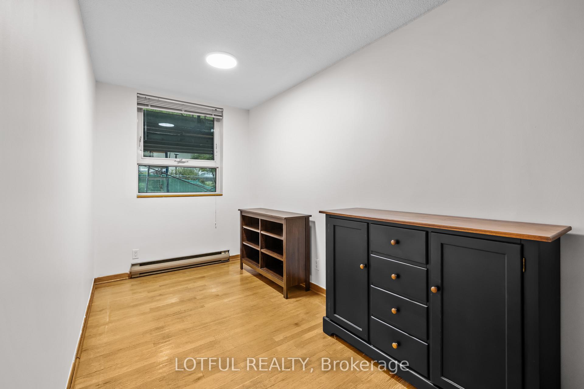 Photo 14 of Unit 104, 555 Brittany Drive, Ottawa, Viscount Alexander Park — HOMEH