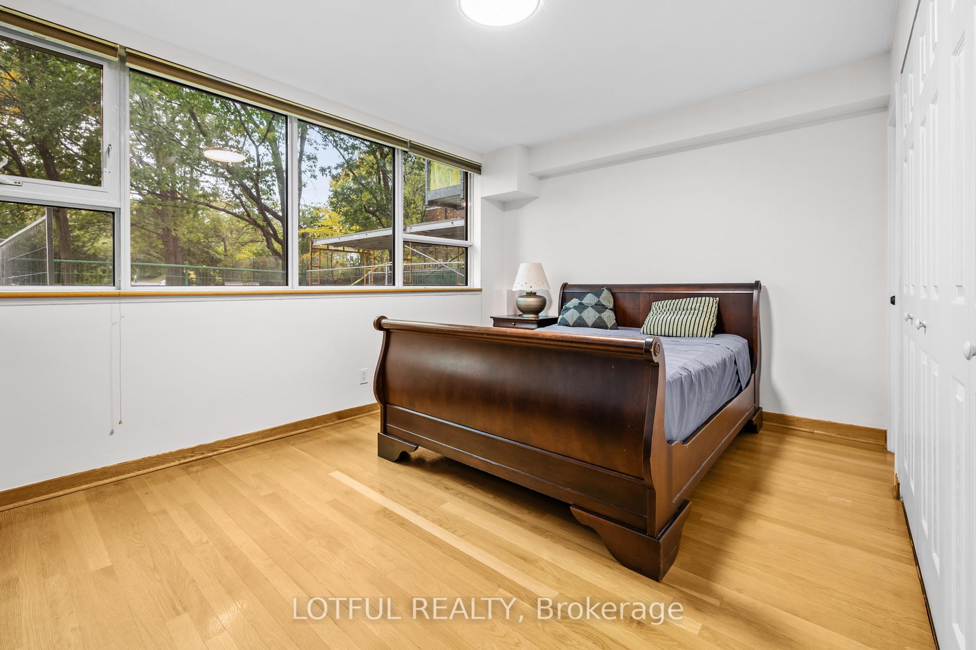 Photo 20 of Unit 104, 555 Brittany Drive, Ottawa, Viscount Alexander Park — HOMEH