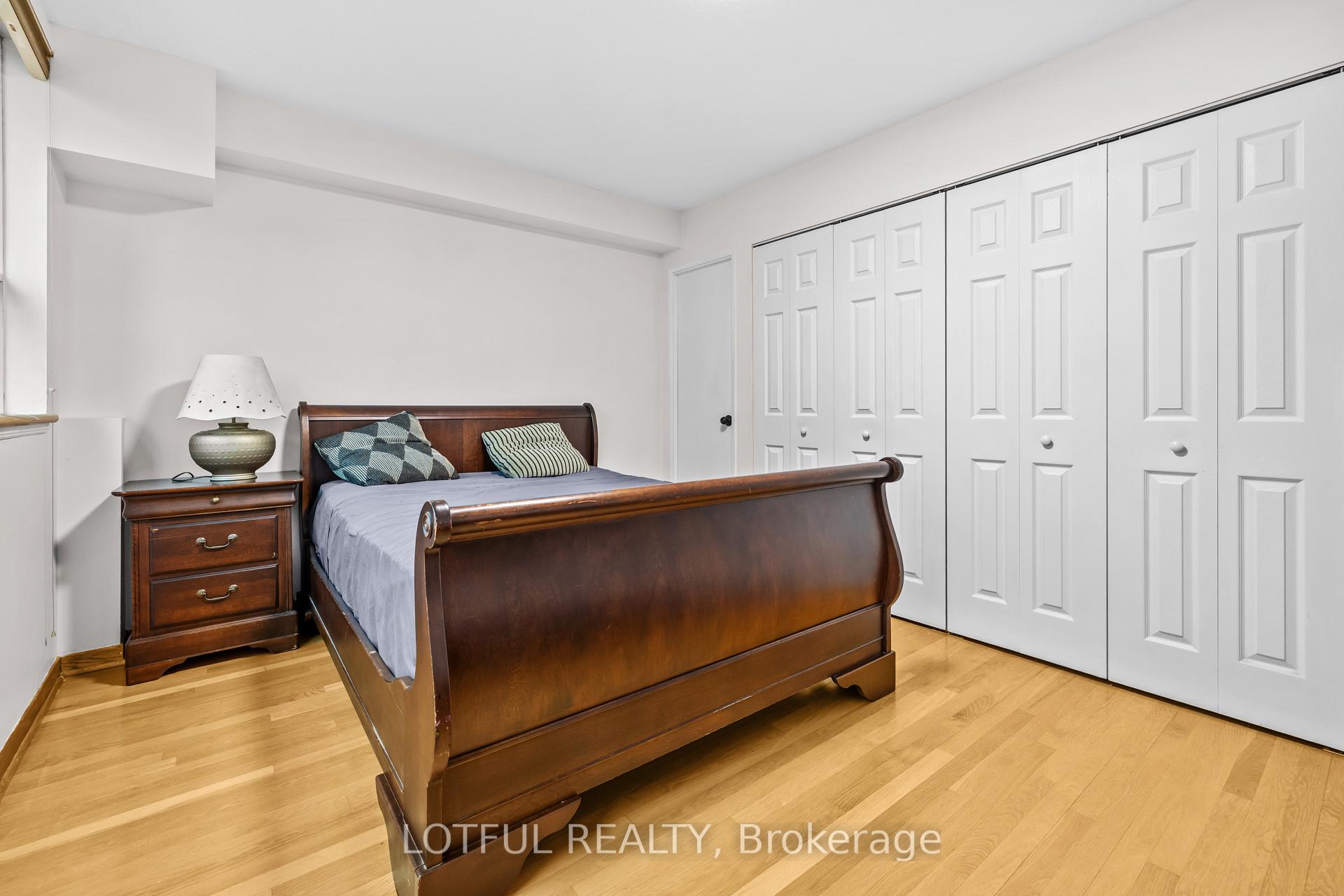 Photo 21 of Unit 104, 555 Brittany Drive, Ottawa, Viscount Alexander Park — HOMEH
