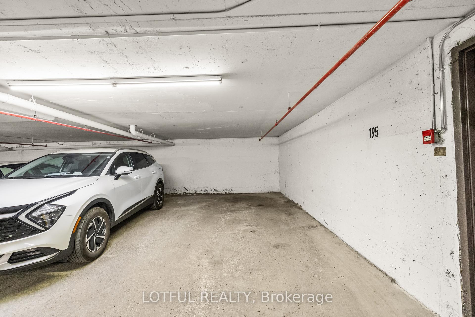 Photo 24 of Unit 104, 555 Brittany Drive, Ottawa, Viscount Alexander Park — HOMEH
