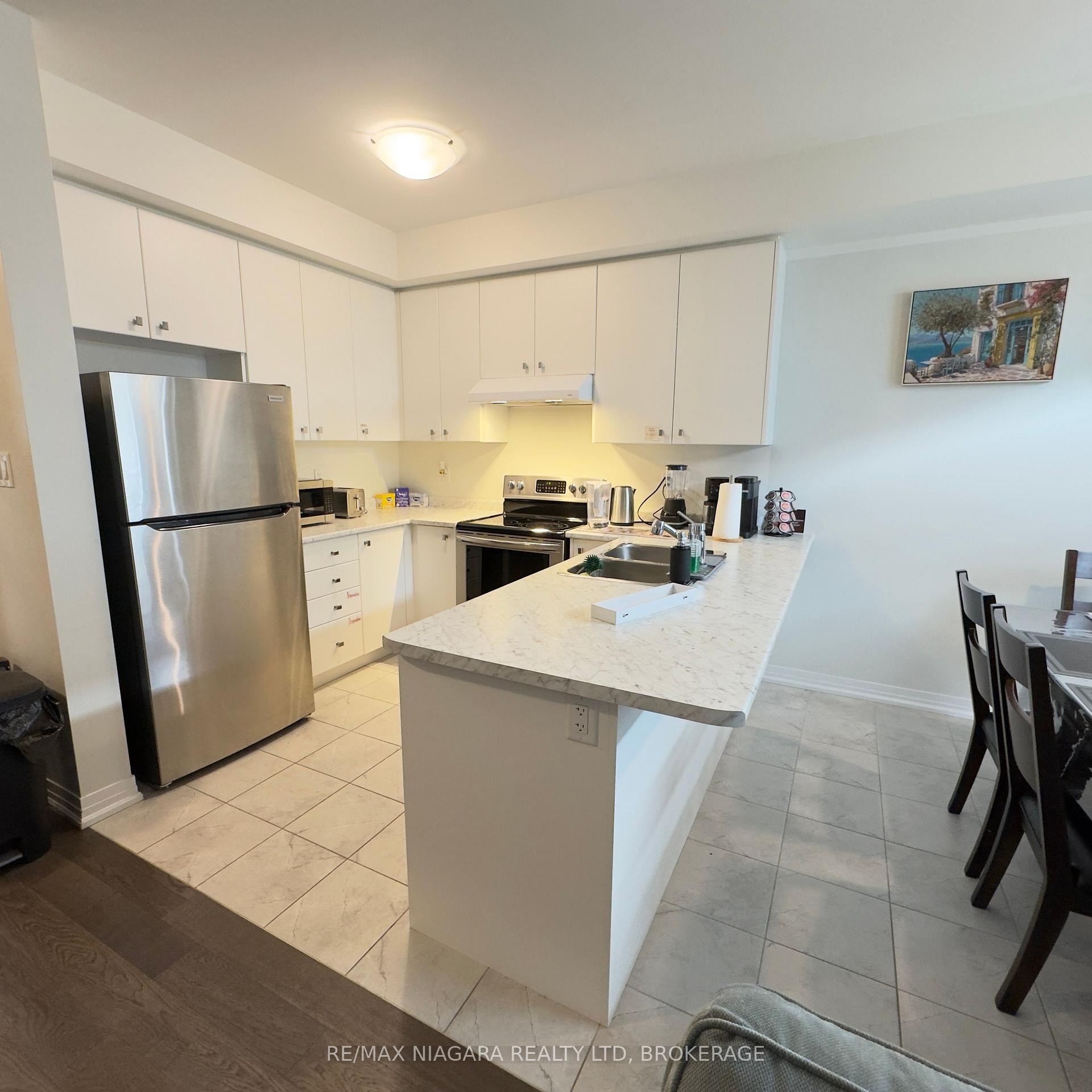 Photo 3 of 20 Velvet Way, Thorold, Rolling Meadows — HOMEH