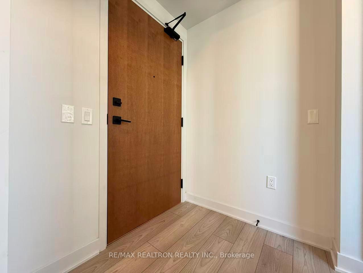 Photo 3 of Unit 1007, 2920 Highway 7 Road, Vaughan, Concord — HOMEH