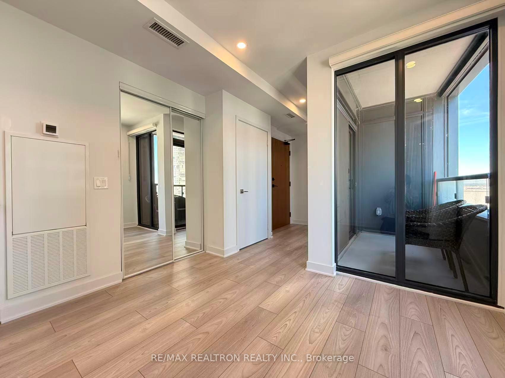 Photo 5 of Unit 1007, 2920 Highway 7 Road, Vaughan, Concord — HOMEH