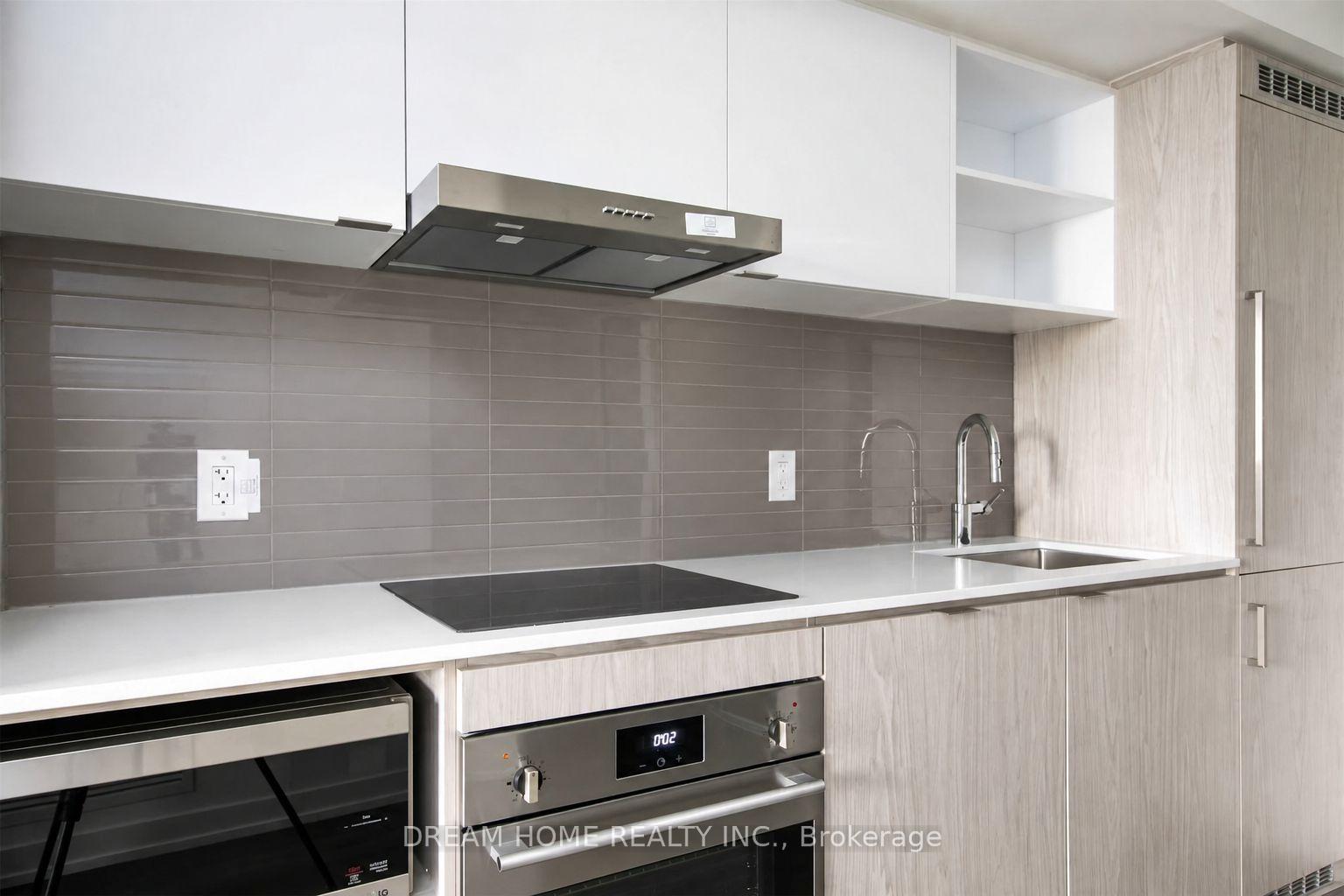 Photo 9 of Unit 6006, 55 Cooper Street, Toronto, Waterfront Communities — HOMEH