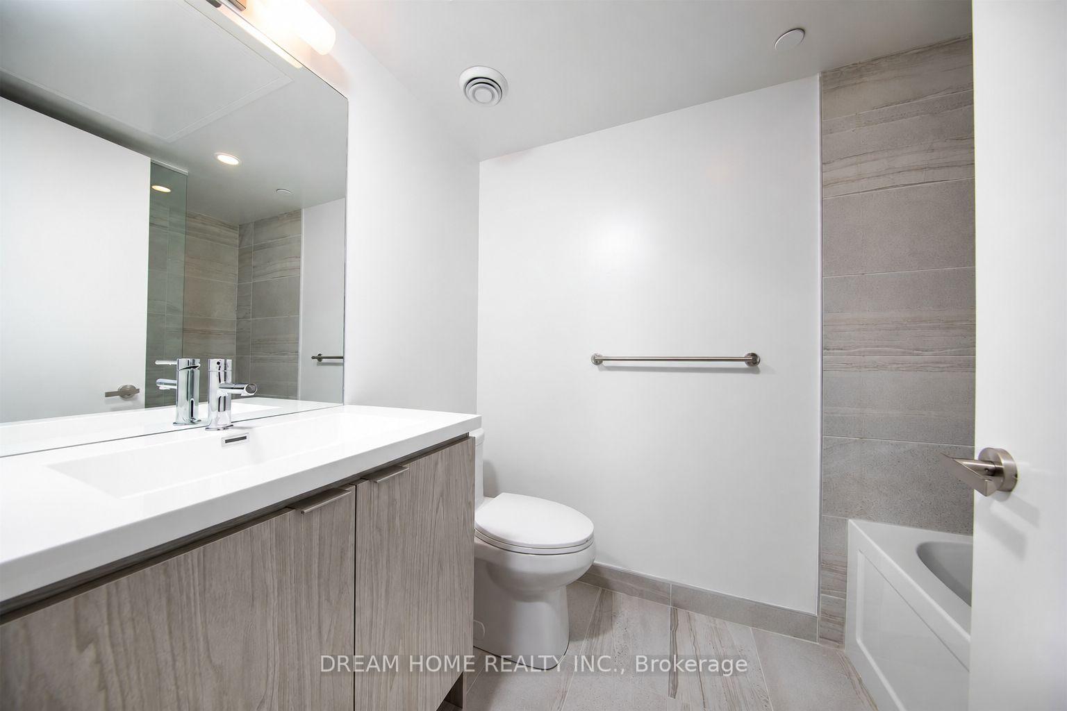 Photo 18 of Unit 6006, 55 Cooper Street, Toronto, Waterfront Communities — HOMEH