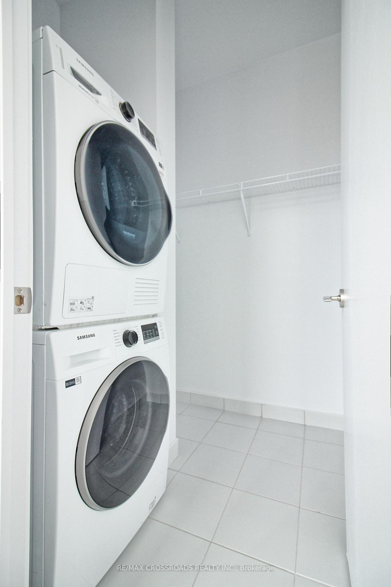 Photo 7 of Unit 2117, 38 Honeycrisp Crescent, Vaughan, Vaughan Corporate Centre — HOMEH