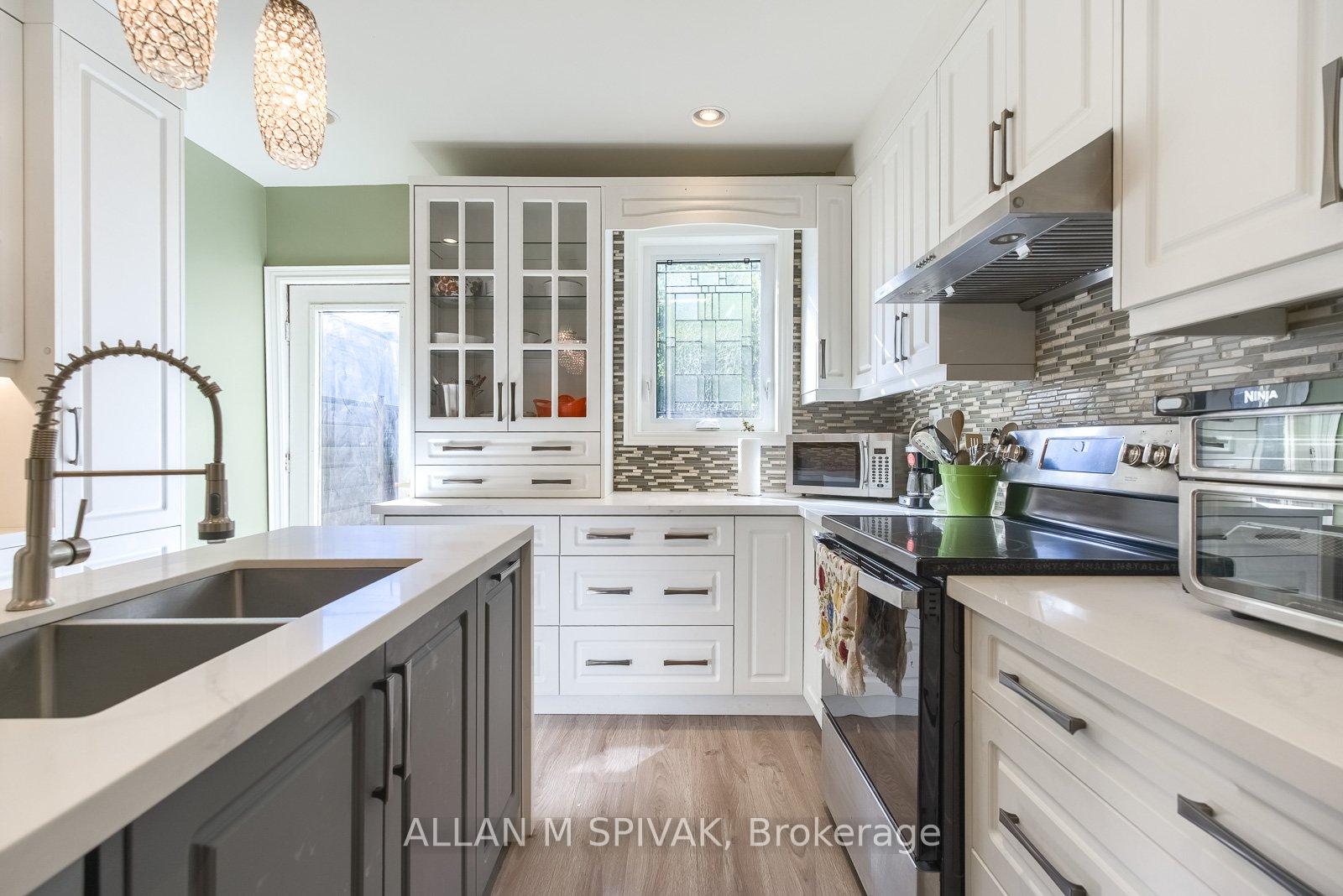 Photo 5 of 442 Crawford Street, Toronto, Palmerston-Little Italy — HOMEH