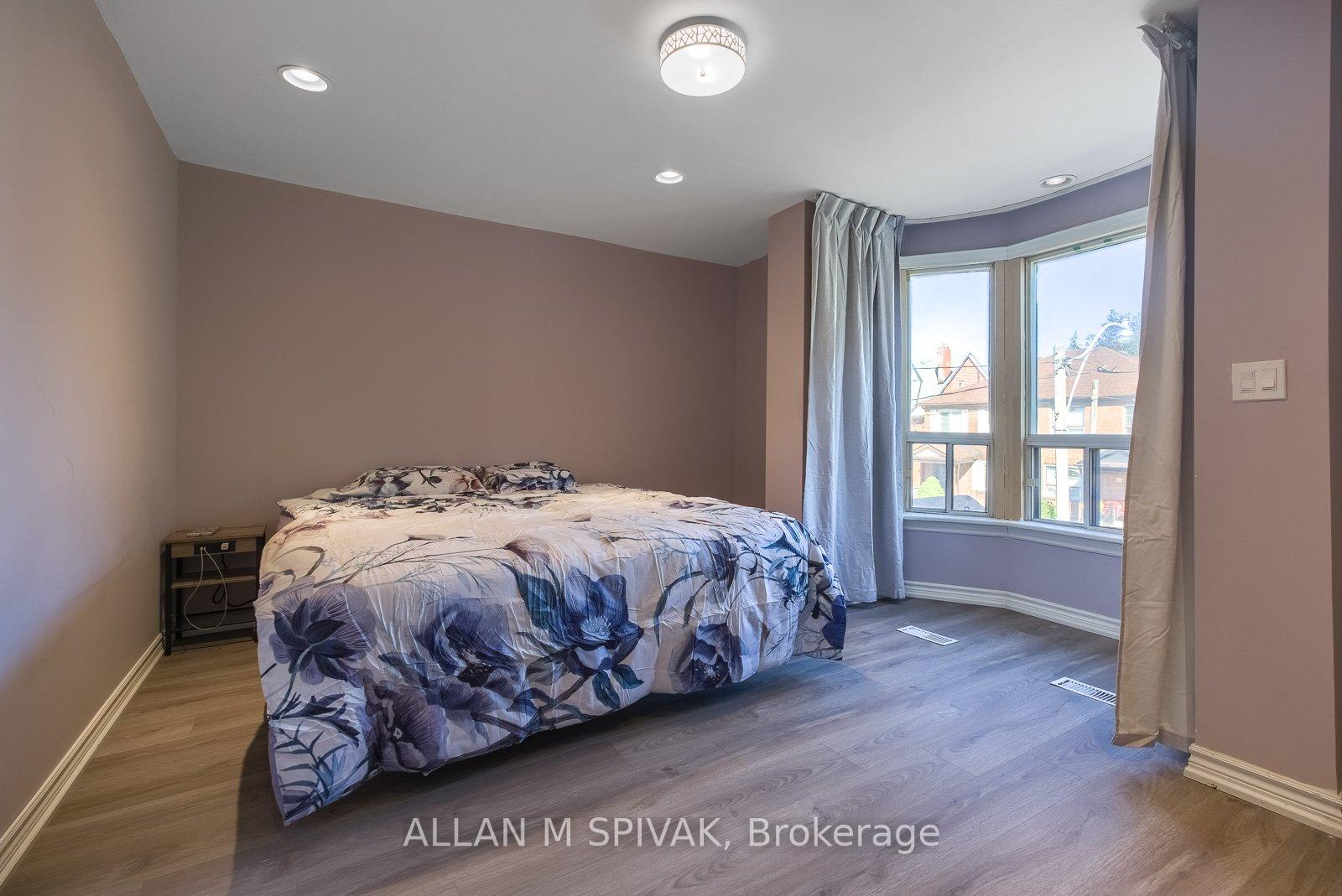 Photo 7 of 442 Crawford Street, Toronto, Palmerston-Little Italy — HOMEH