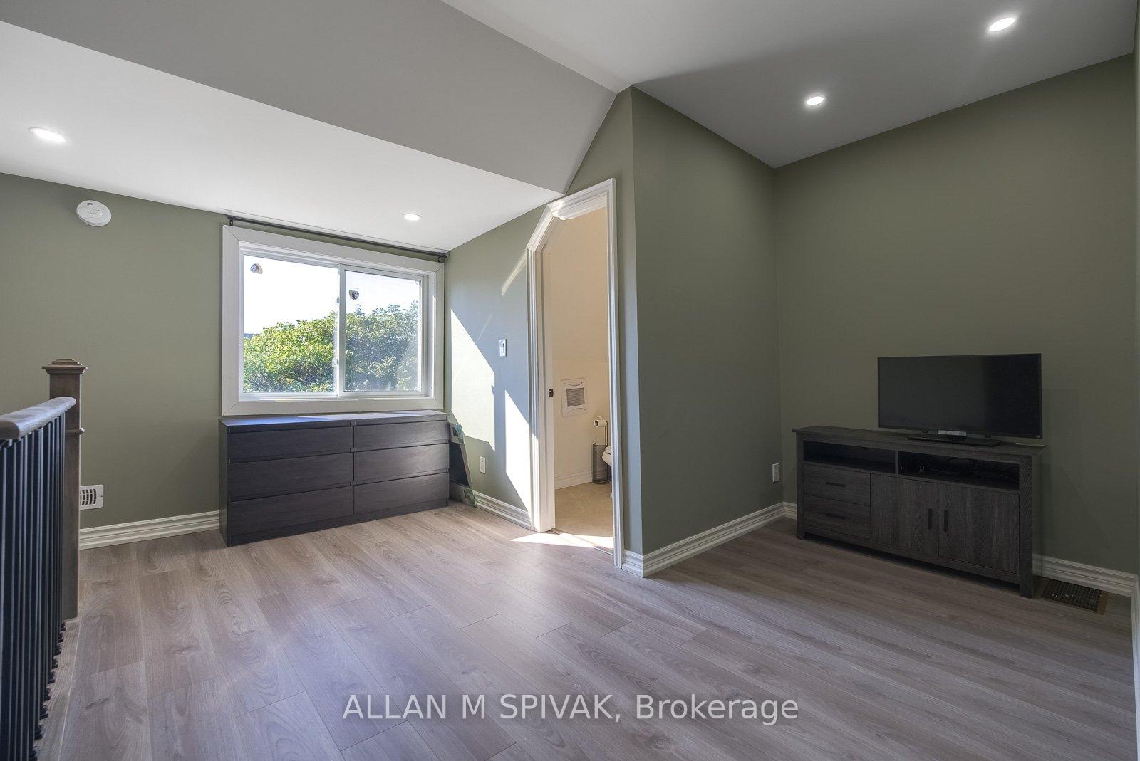 Photo 12 of 442 Crawford Street, Toronto, Palmerston-Little Italy — HOMEH