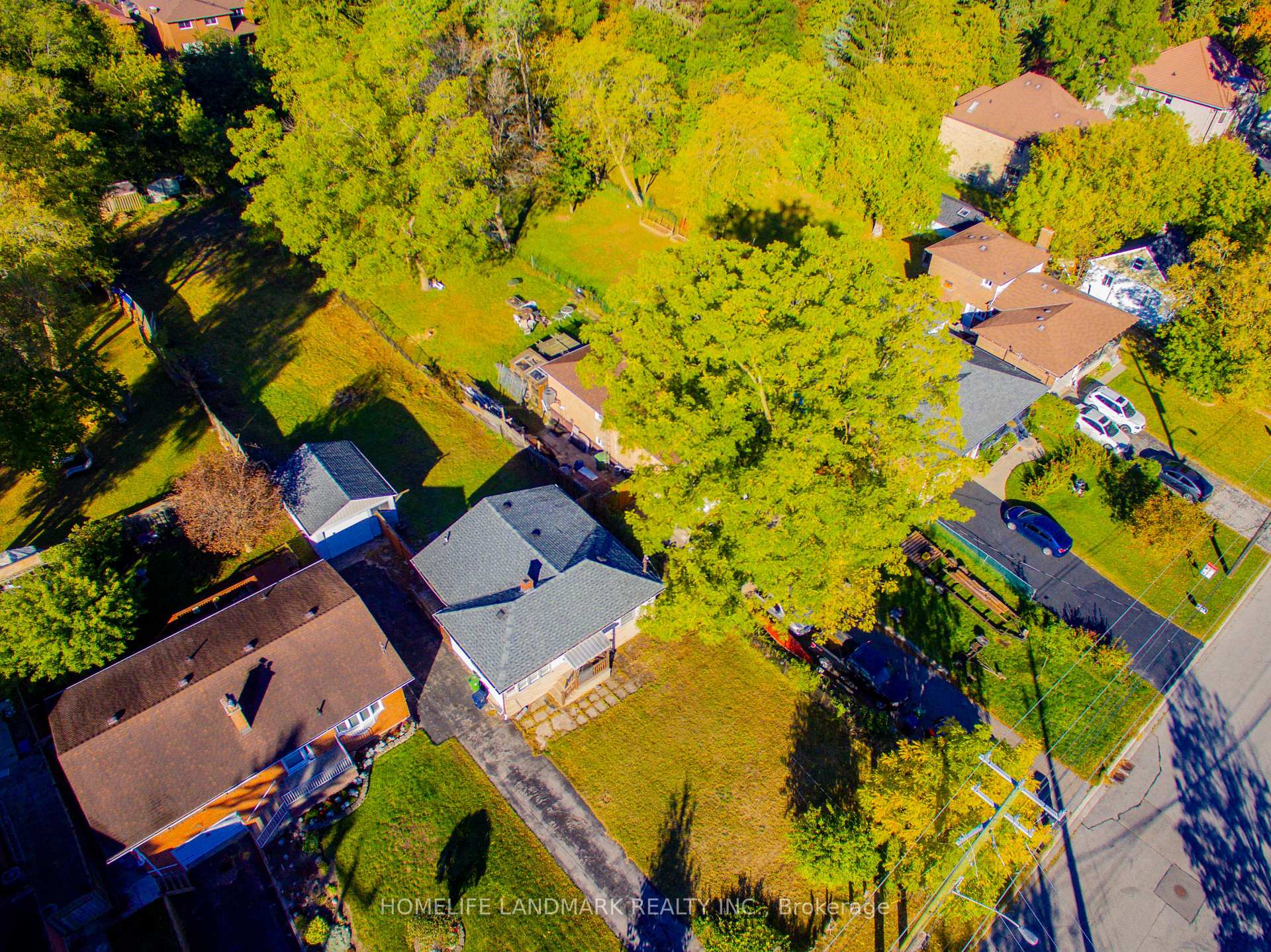 Photo 2 of 38 Morrish Road, Scarborough, Highland Creek — HOMEH