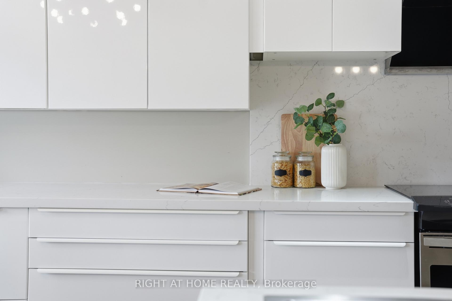 Photo 17 of 599 Remnor Avenue, Ottawa, Kanata - Kanata Lakes/Heritage Hills — HOMEH