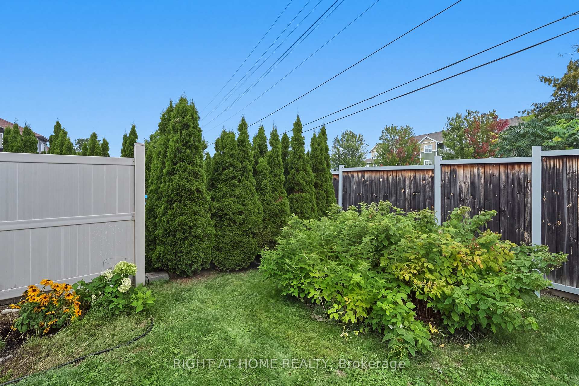 Photo 40 of 599 Remnor Avenue, Ottawa, Kanata - Kanata Lakes/Heritage Hills — HOMEH