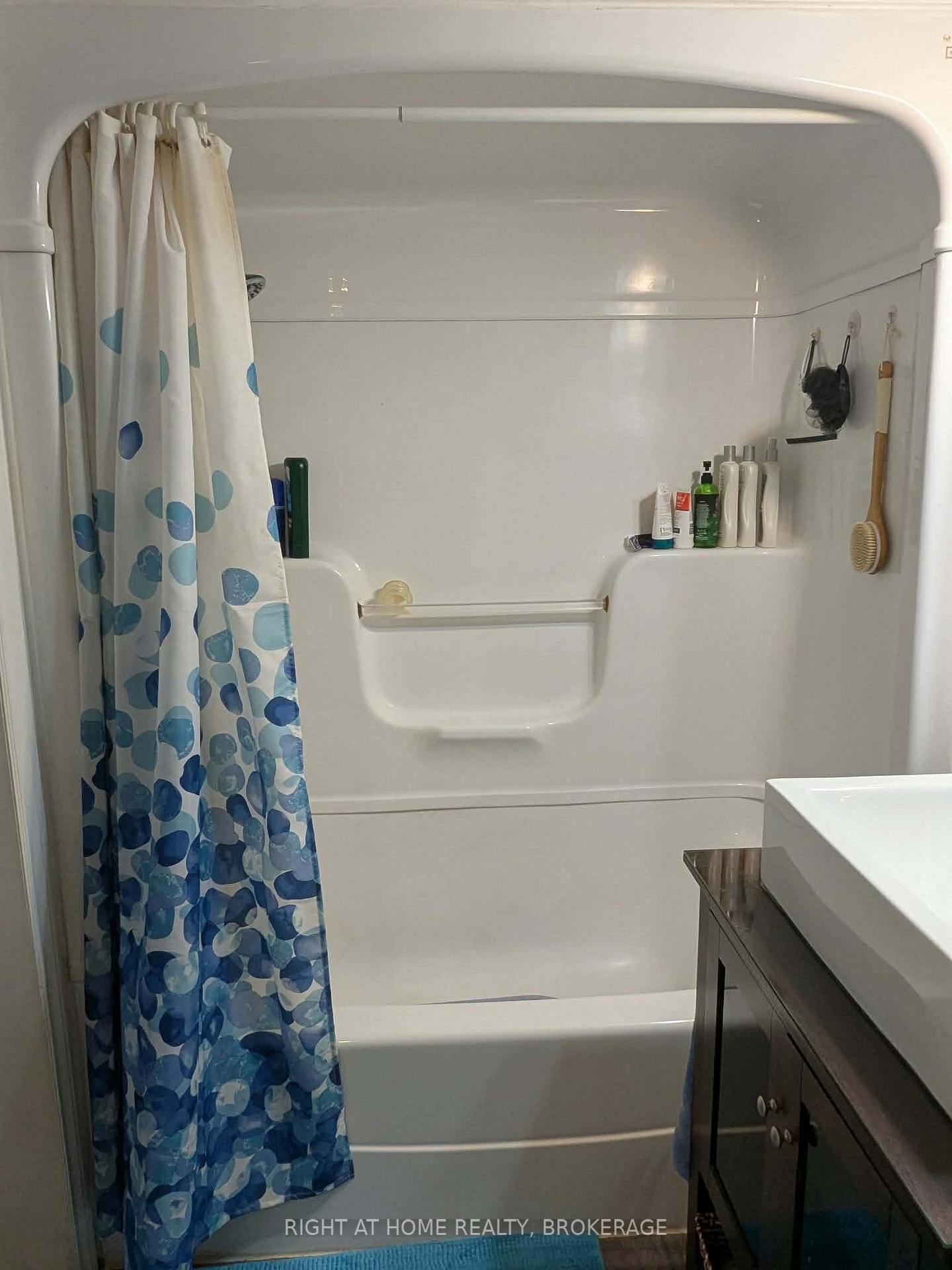 Photo 15 of Unit Main, 34 Junkin Street, St. Catharines, Downtown — HOMEH