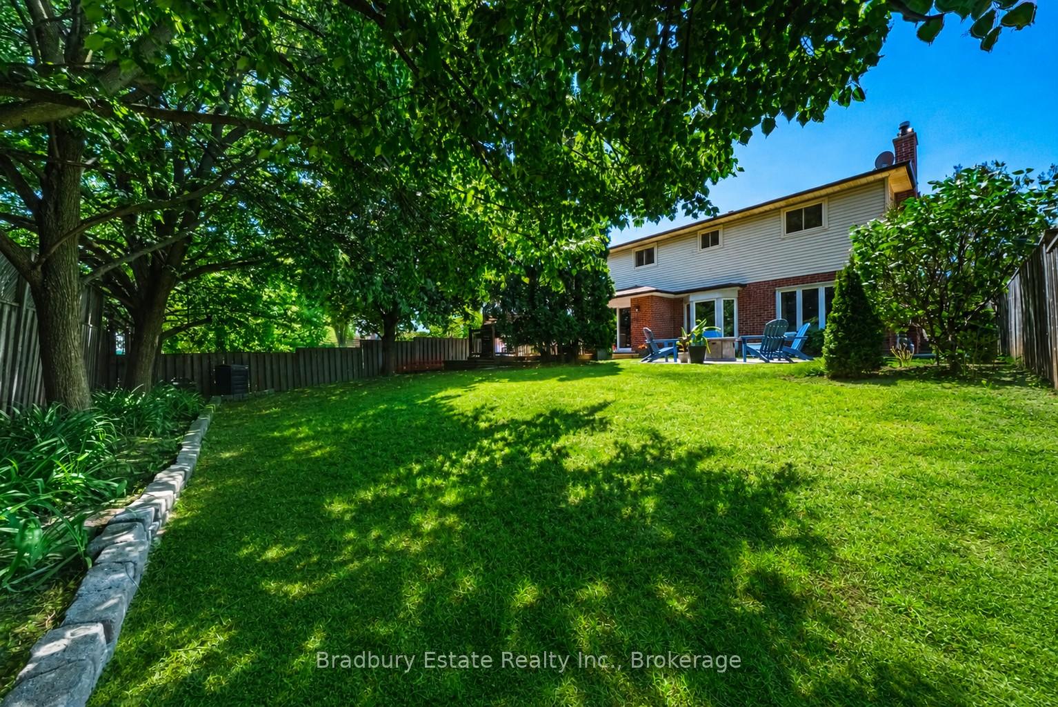 Photo 2 of 100 Chudleigh Street, Hamilton, Waterdown — HOMEH