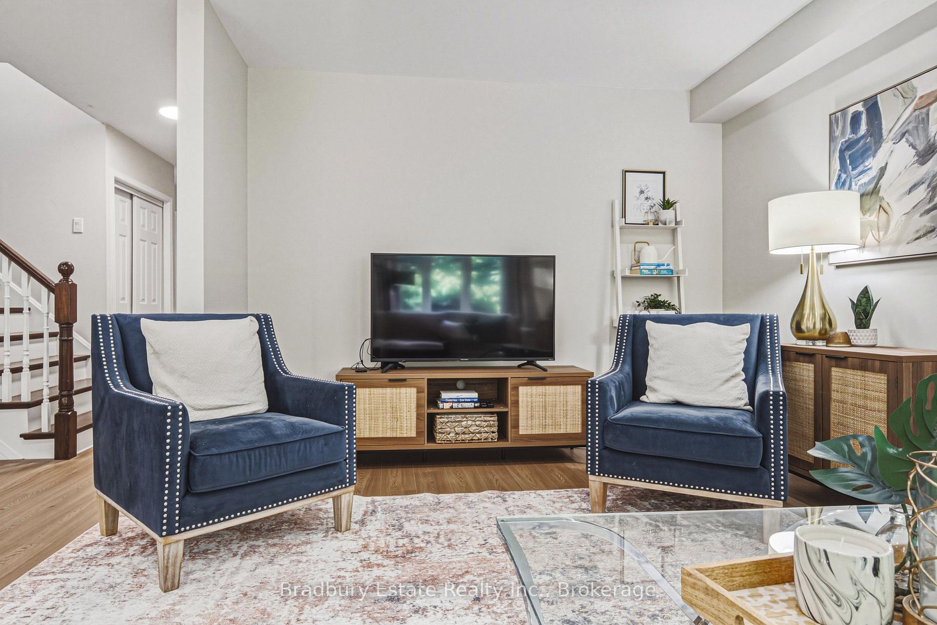 Photo 7 of 100 Chudleigh Street, Hamilton, Waterdown — HOMEH