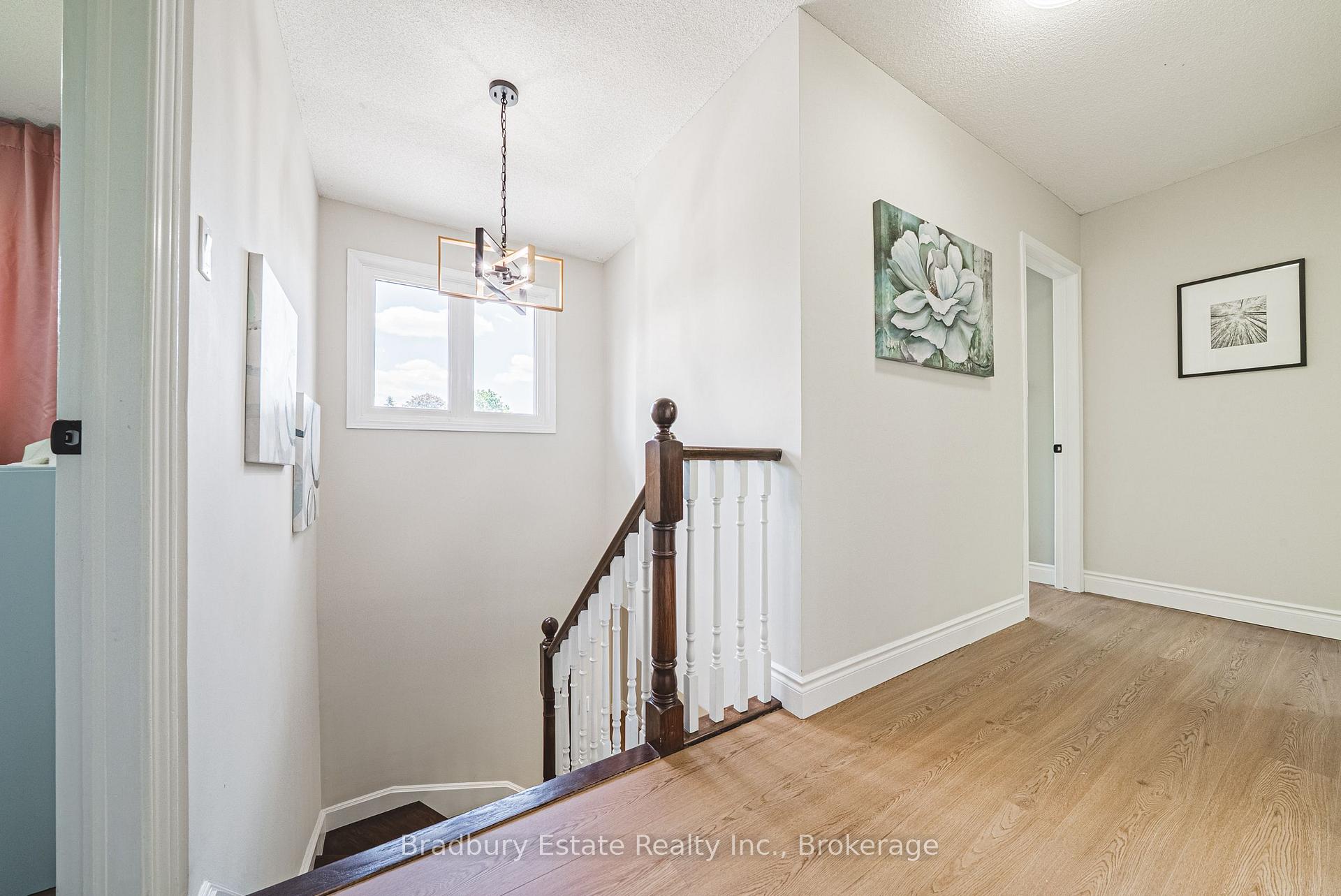 Photo 16 of 100 Chudleigh Street, Hamilton, Waterdown — HOMEH