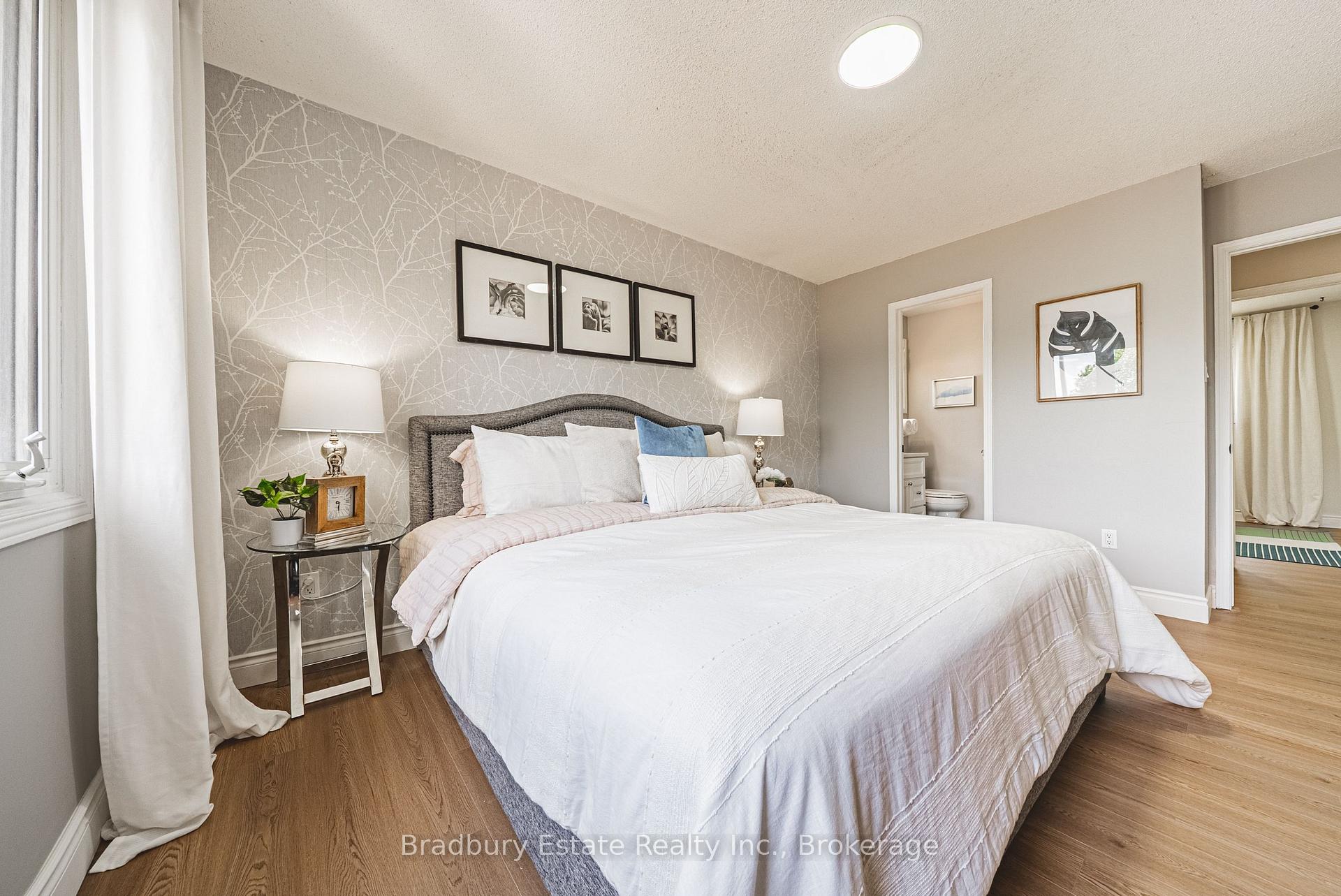 Photo 18 of 100 Chudleigh Street, Hamilton, Waterdown — HOMEH