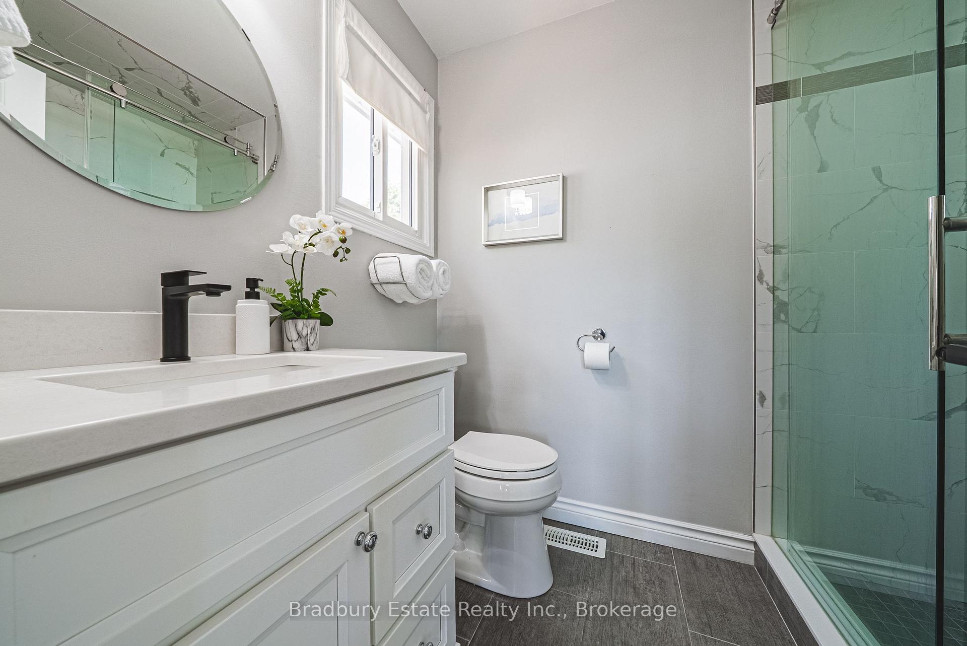 Photo 19 of 100 Chudleigh Street, Hamilton, Waterdown — HOMEH