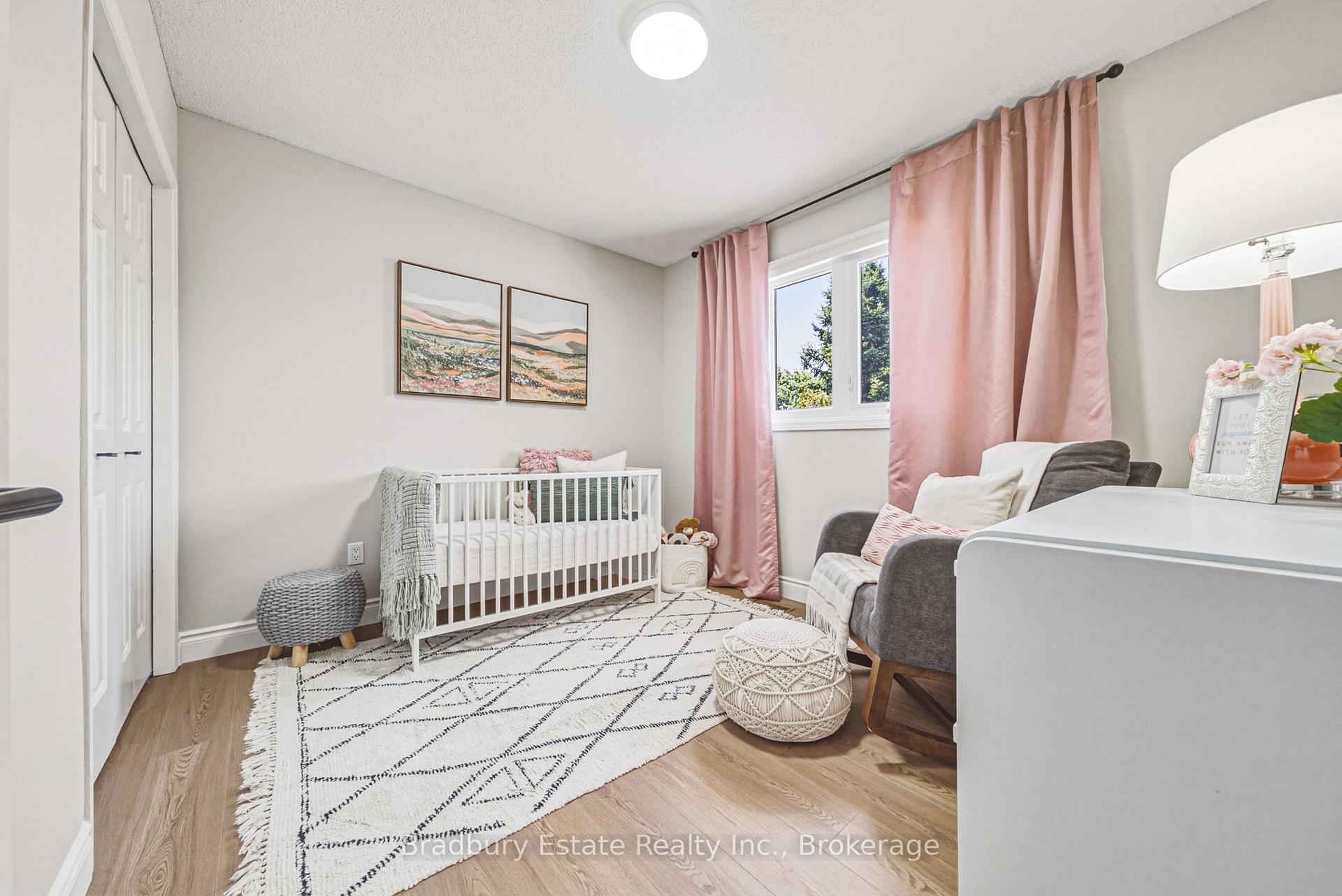 Photo 20 of 100 Chudleigh Street, Hamilton, Waterdown — HOMEH