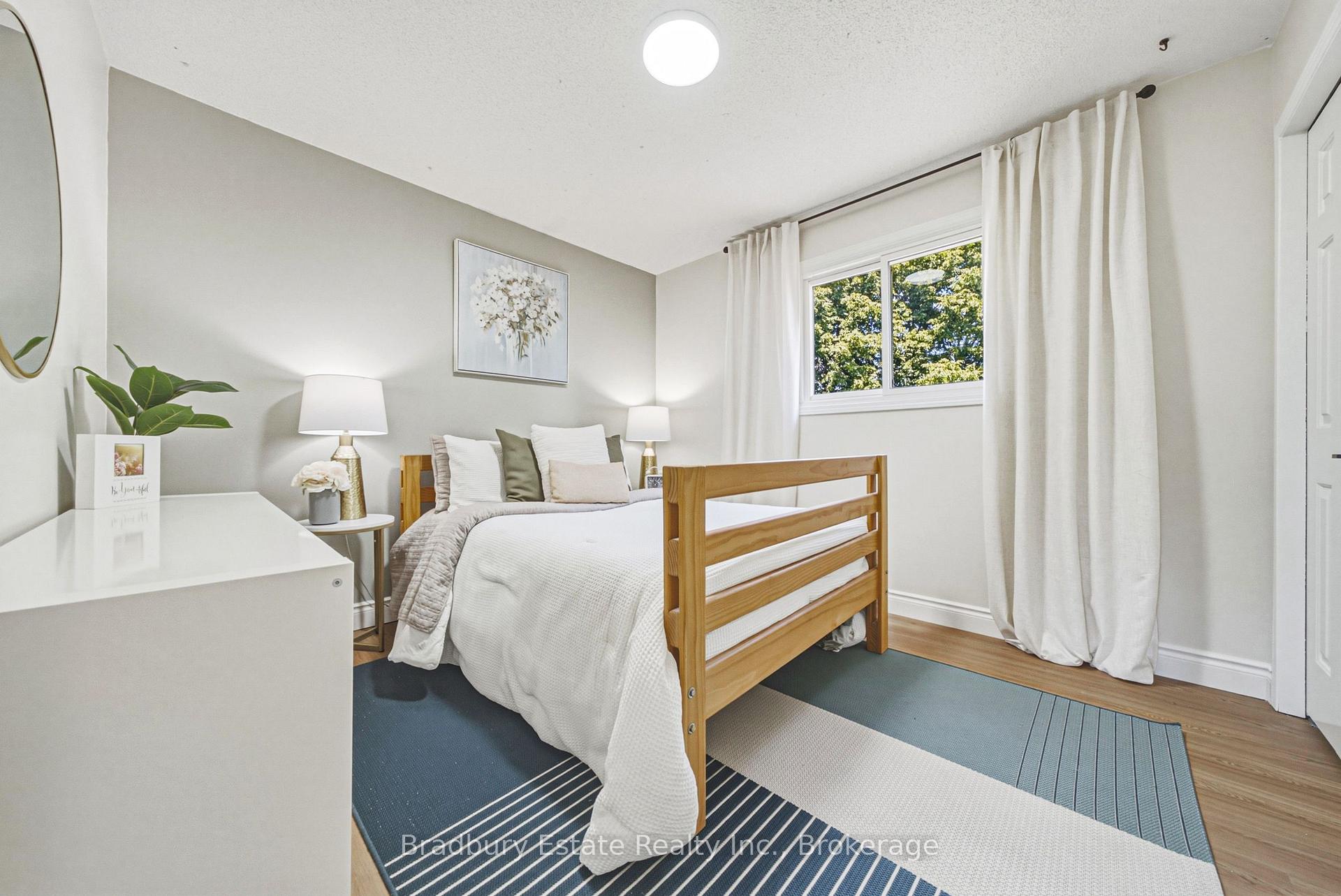 Photo 25 of 100 Chudleigh Street, Hamilton, Waterdown — HOMEH