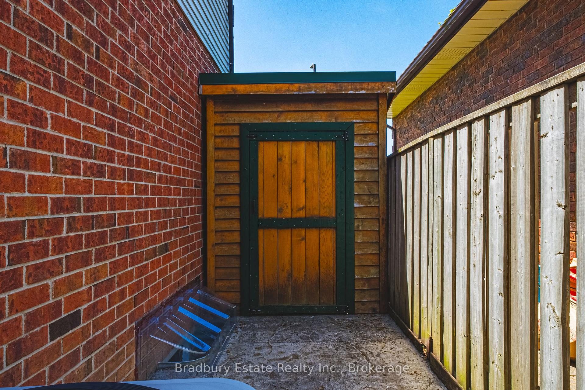 Photo 45 of 100 Chudleigh Street, Hamilton, Waterdown — HOMEH