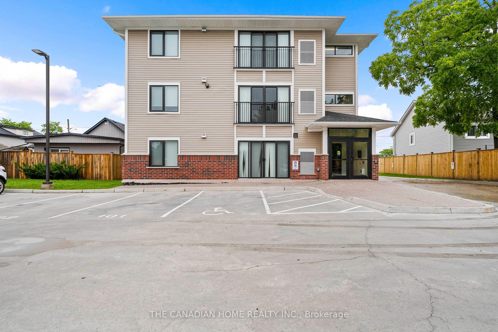 Photo 3 of Unit 103, 63 Vine Street S, St. Catharines, E. Chester — HOMEH