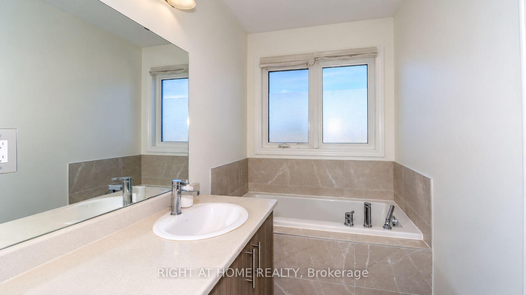 Photo 10 of 167 Shepherd Drive, Barrie, Rural Barrie Southeast — HOMEH