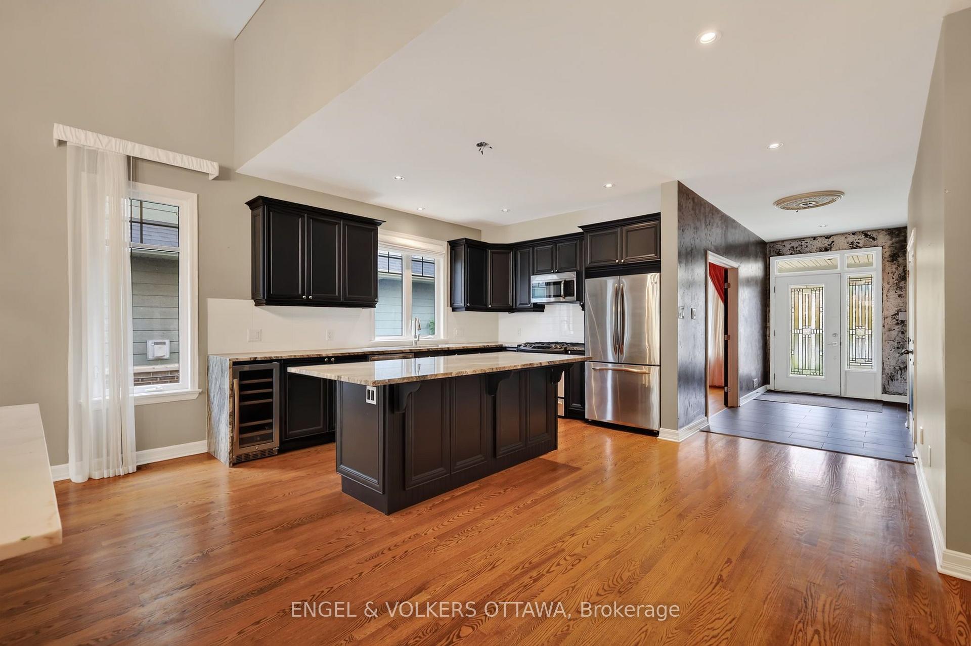 Photo 4 of 547 Kilbirnie Drive, Ottawa, Barrhaven - Stonebridge — HOMEH