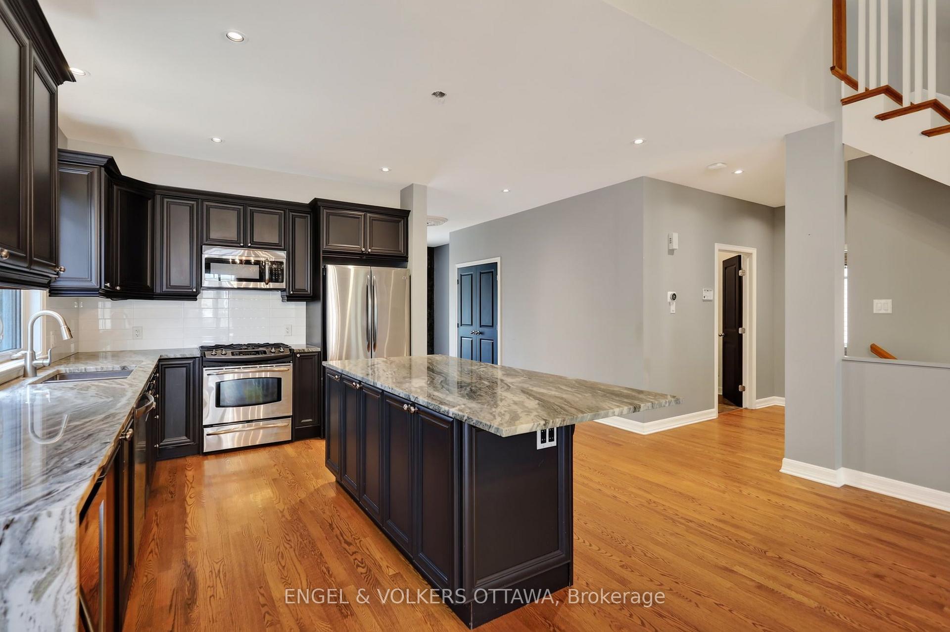 Photo 8 of 547 Kilbirnie Drive, Ottawa, Barrhaven - Stonebridge — HOMEH