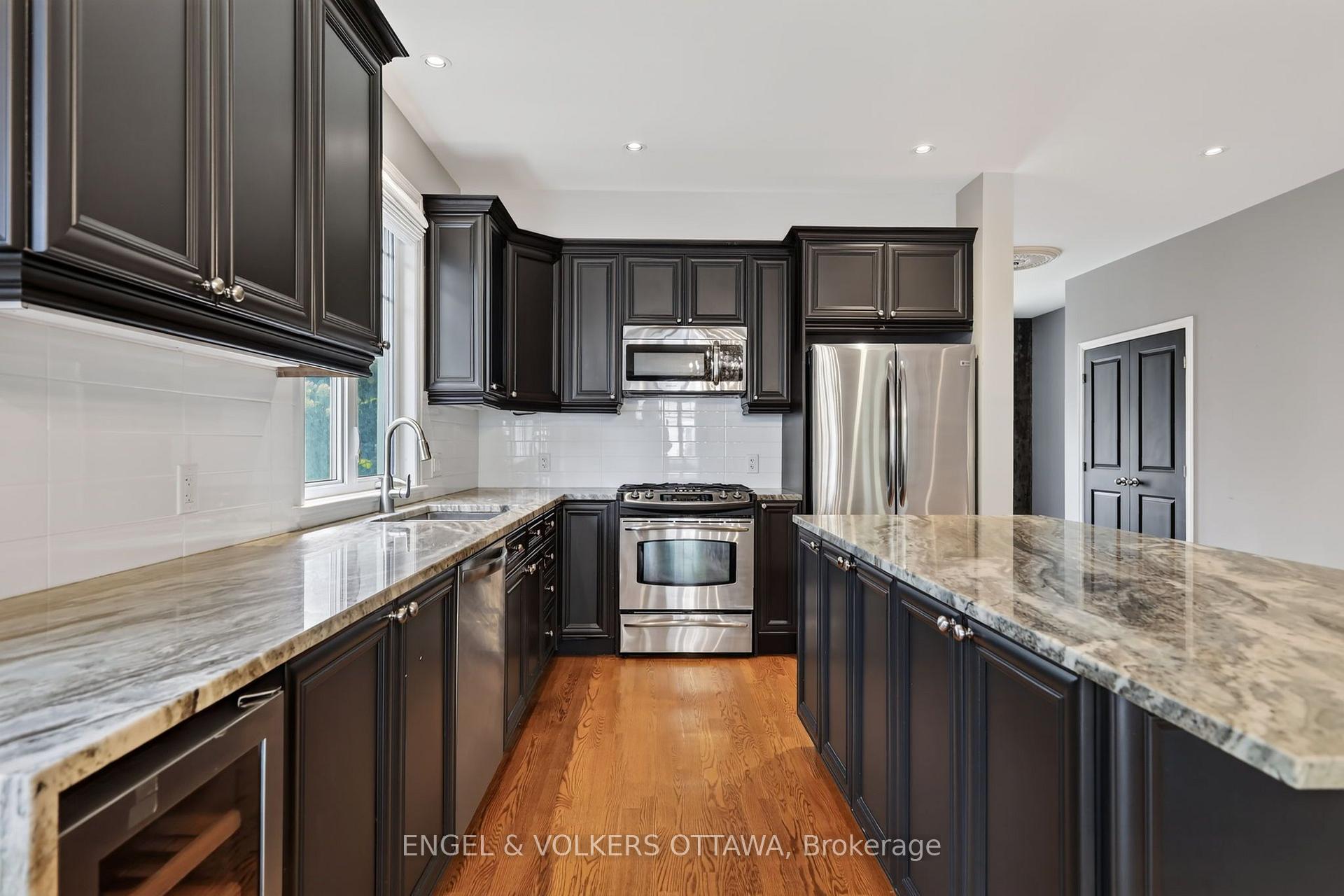 Photo 9 of 547 Kilbirnie Drive, Ottawa, Barrhaven - Stonebridge — HOMEH