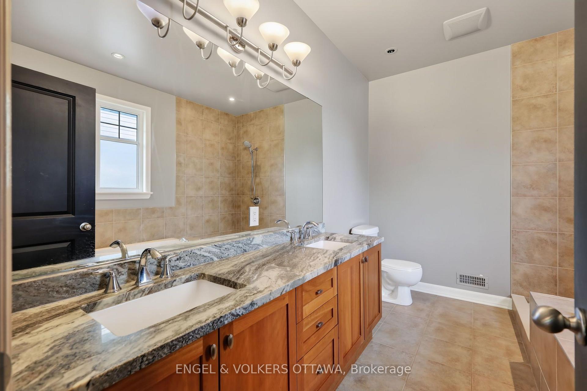 Photo 23 of 547 Kilbirnie Drive, Ottawa, Barrhaven - Stonebridge — HOMEH