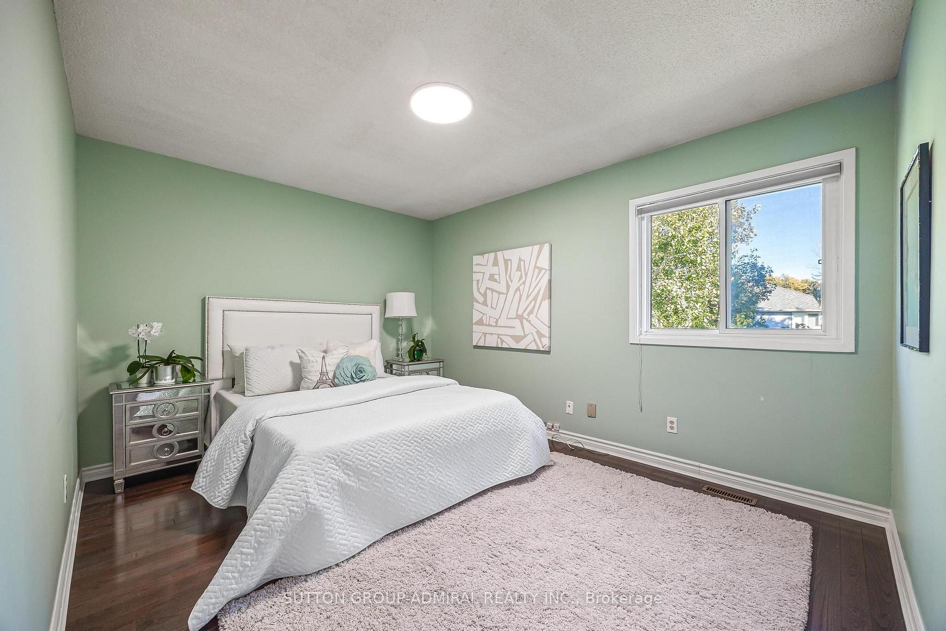 Photo 24 of 49 Hetherington Crescent, Vaughan, Brownridge — HOMEH