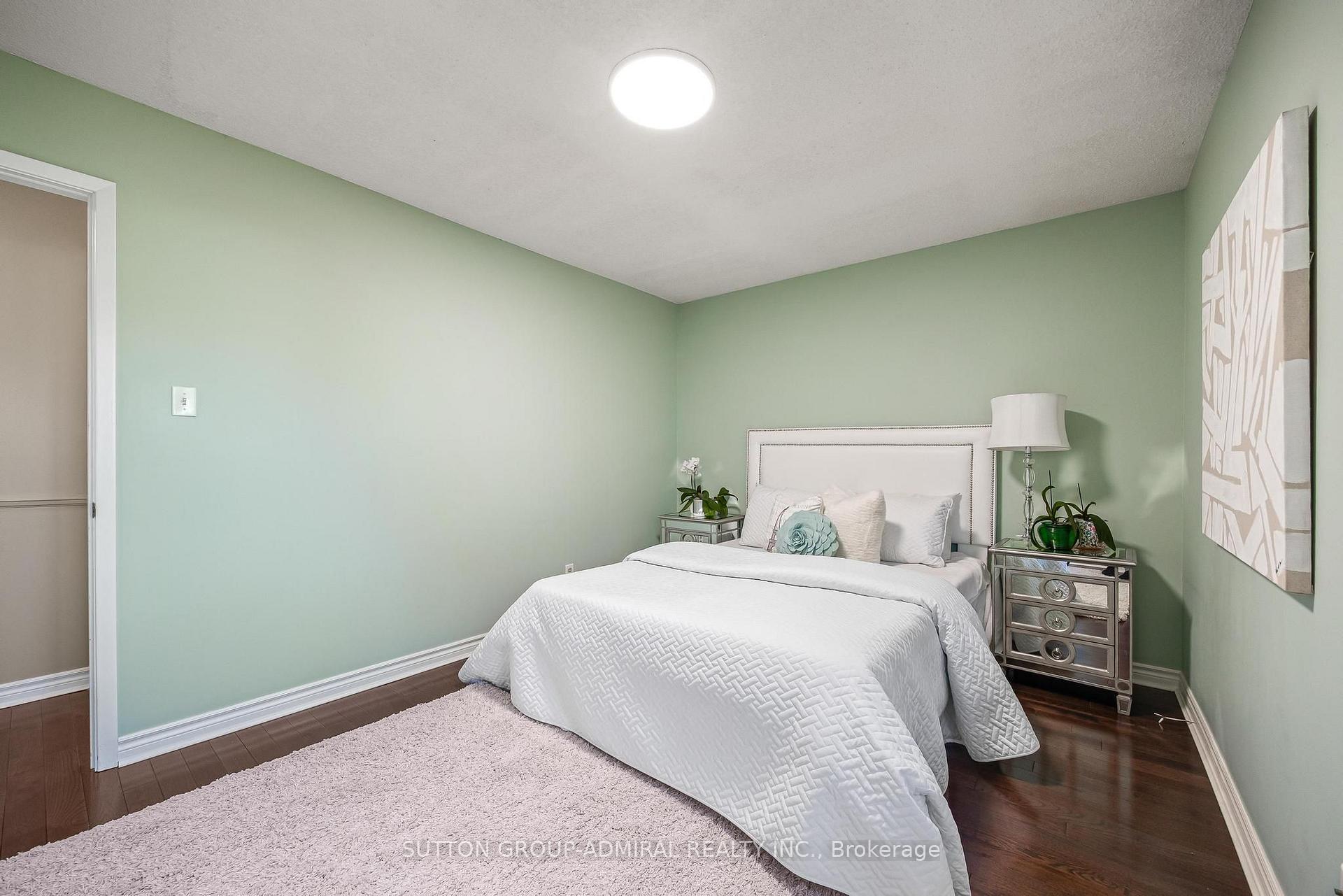 Photo 25 of 49 Hetherington Crescent, Vaughan, Brownridge — HOMEH