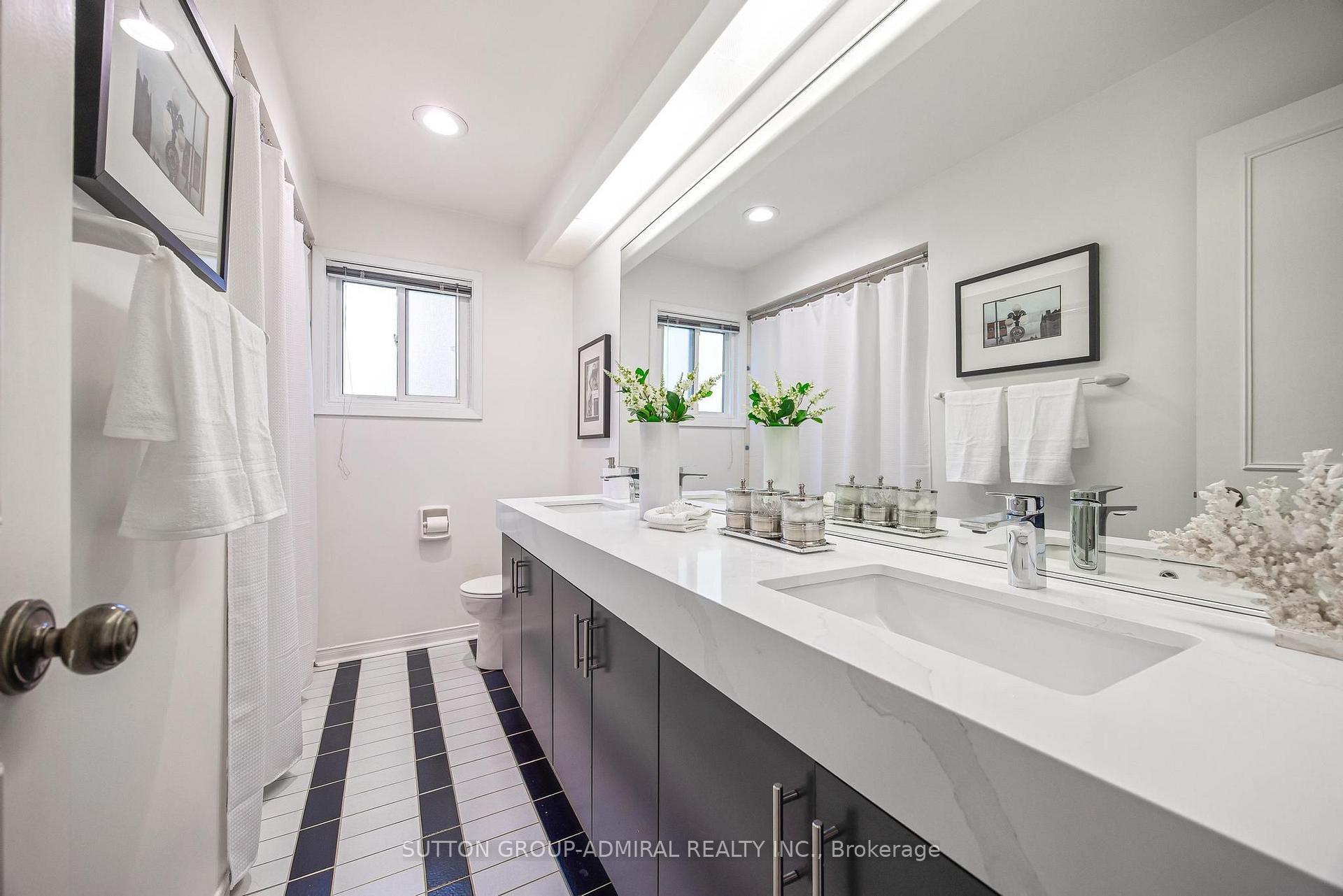 Photo 26 of 49 Hetherington Crescent, Vaughan, Brownridge — HOMEH