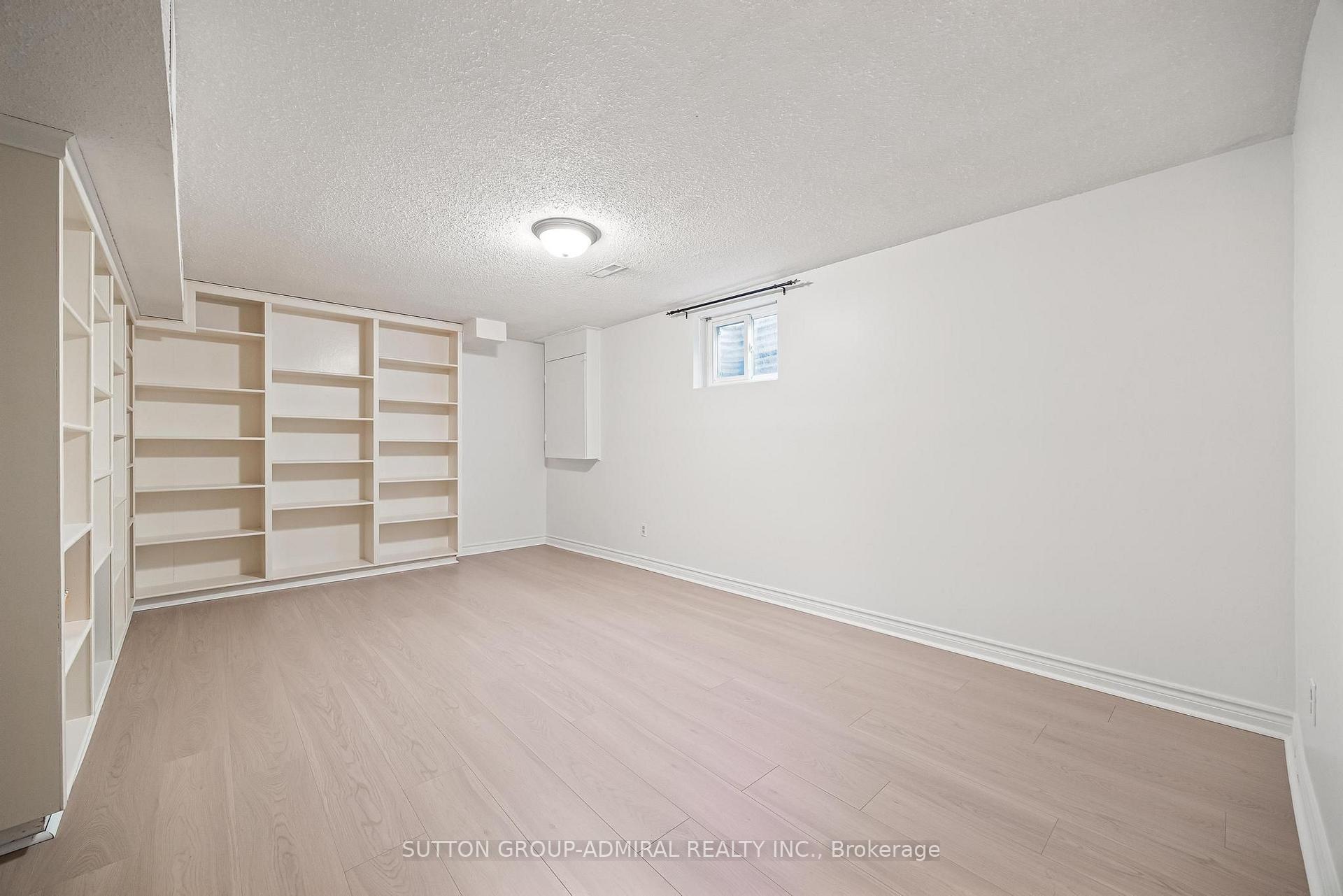 Photo 30 of 49 Hetherington Crescent, Vaughan, Brownridge — HOMEH