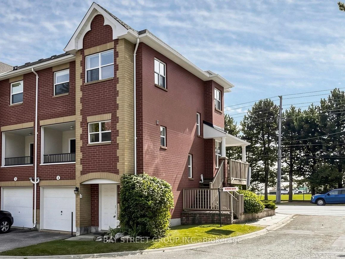 Photo 7 of 1 Maple Park Way, Markham, Milliken Mills West — HOMEH