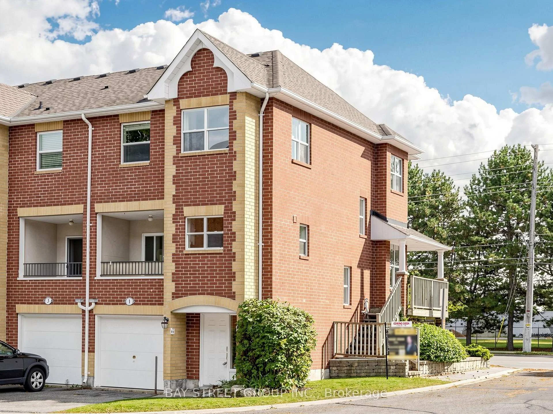 Photo 8 of 1 Maple Park Way, Markham, Milliken Mills West — HOMEH