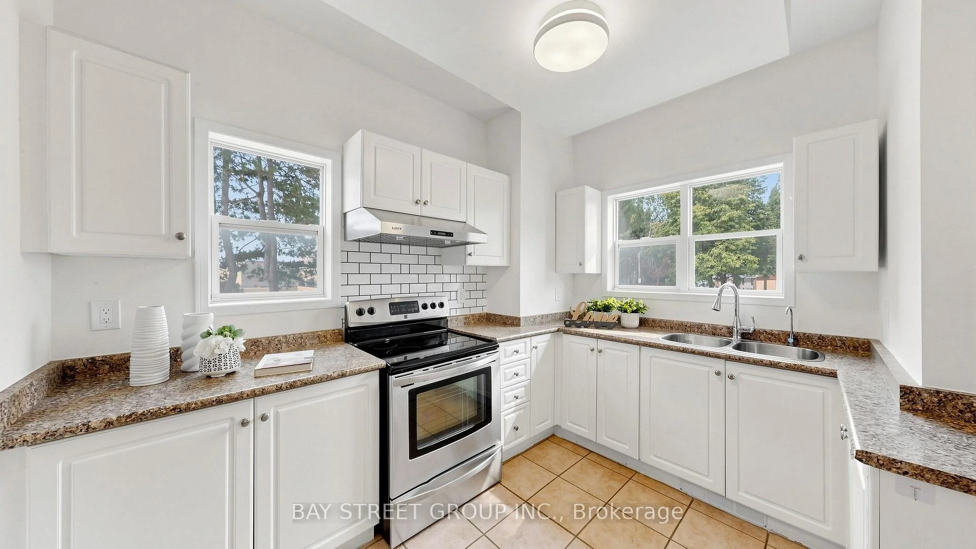 Photo 42 of 1 Maple Park Way, Markham, Milliken Mills West — HOMEH