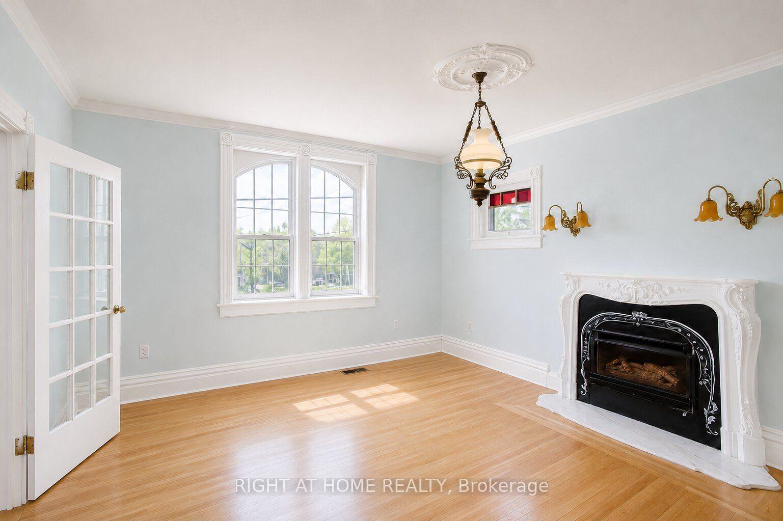 Photo 5 of 402 Lambton Street E, West Grey — HOMEH