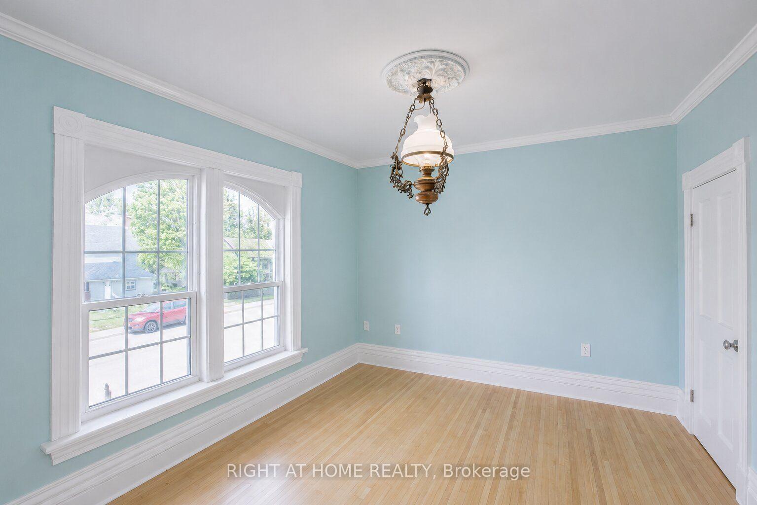 Photo 24 of 402 Lambton Street E, West Grey — HOMEH